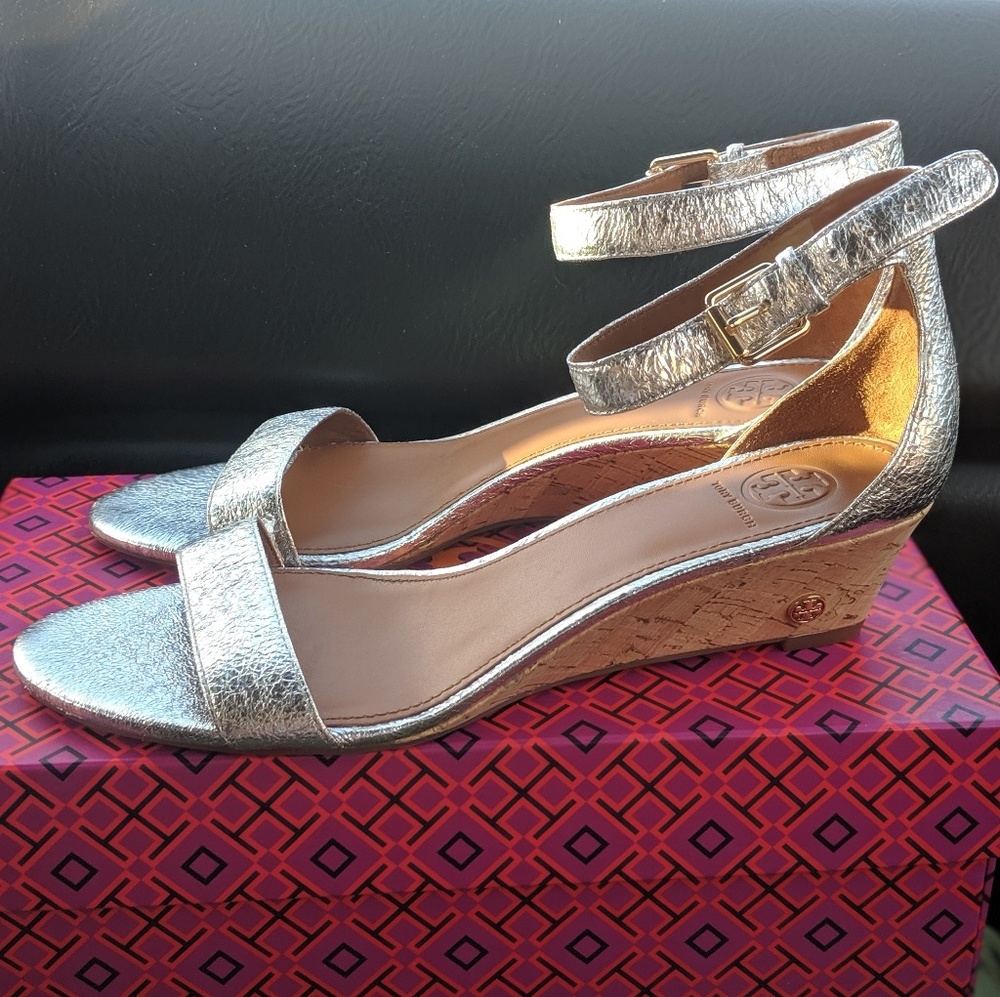 Tory Burch Savannah sandal metallic silver NWT